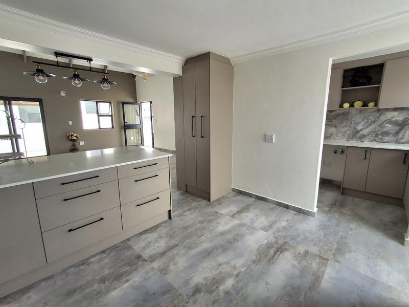 3 Bedroom Property for Sale in Britannia Bay Western Cape